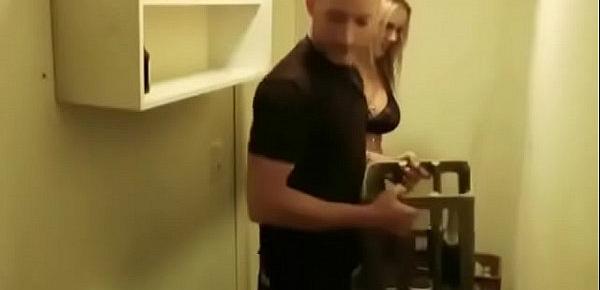  German Milf fucks Pizza Guy secretly in litte Room